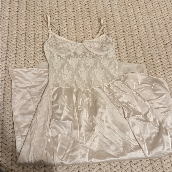 Dior Elegant Lace and Satin Nightgown - Picture 1 of 2
